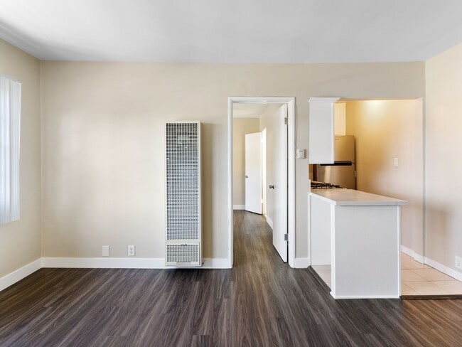 Building Photo - 1620 E Appleton St