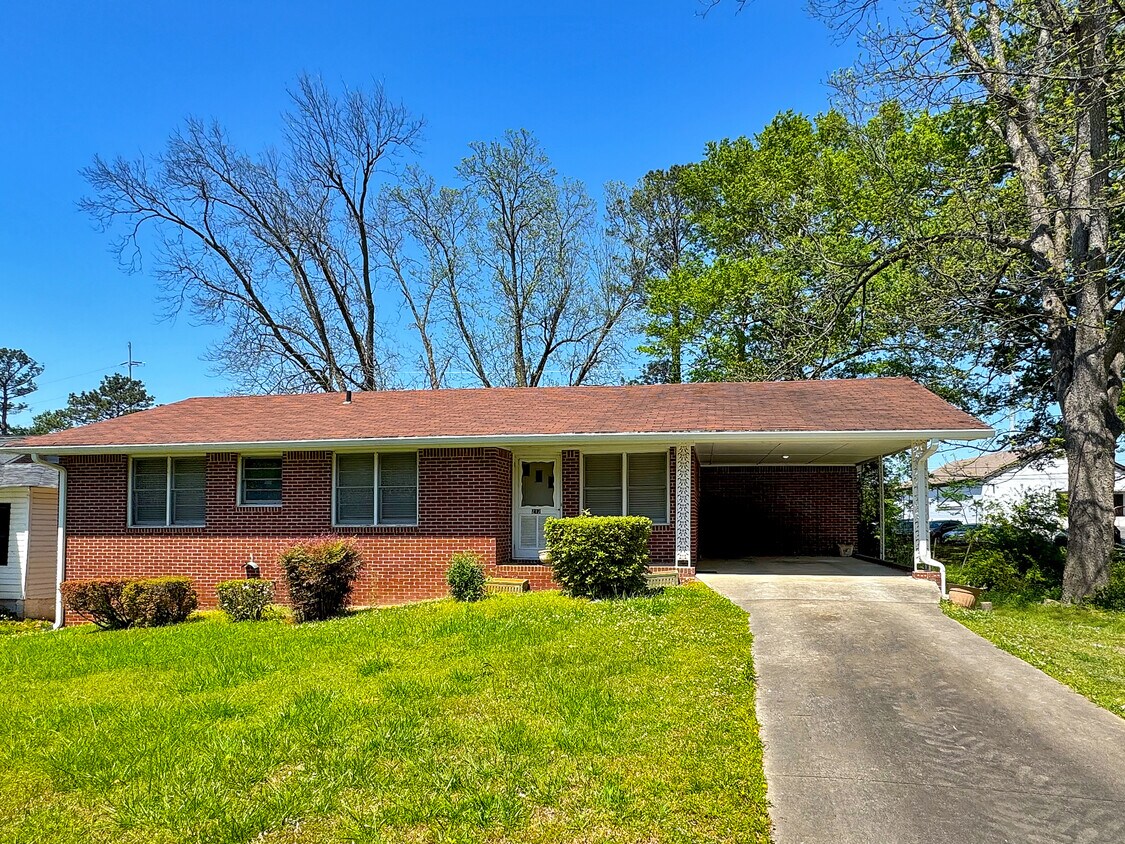 212 W Mill St, Jonesboro, GA 30236 House Rental in Jonesboro, GA