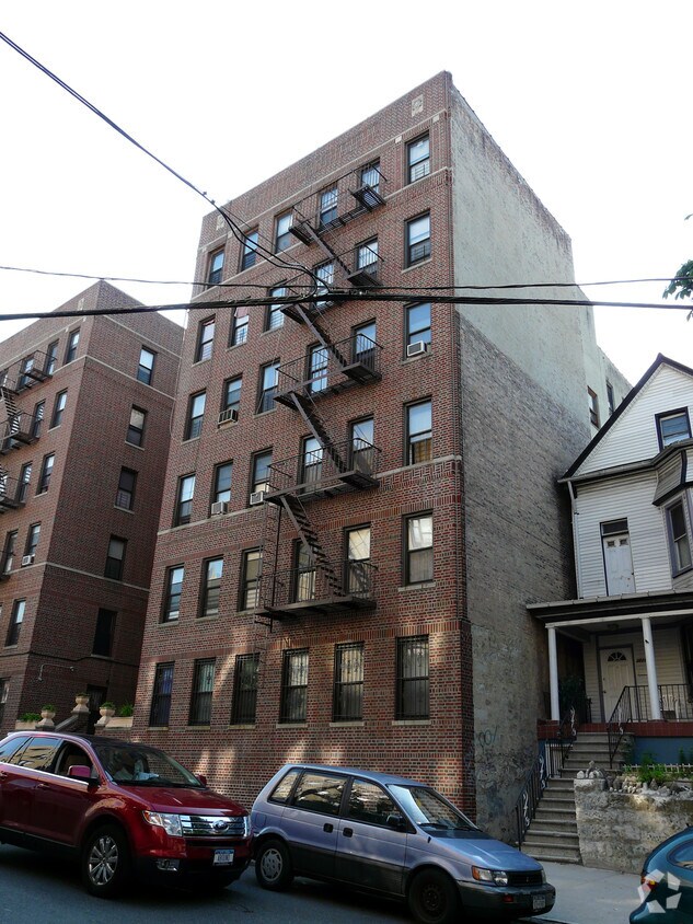 Foto del edificio - 3232 Hull Ave