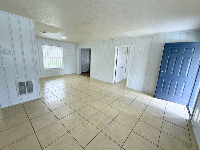 Photo - 15410 NW 32 Ct House