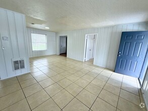 Building Photo - 15410 NW 32 Ct