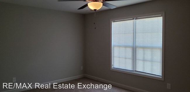 Building Photo - 3 br, 2 bath Apartment - 516 Amberdale Circle
