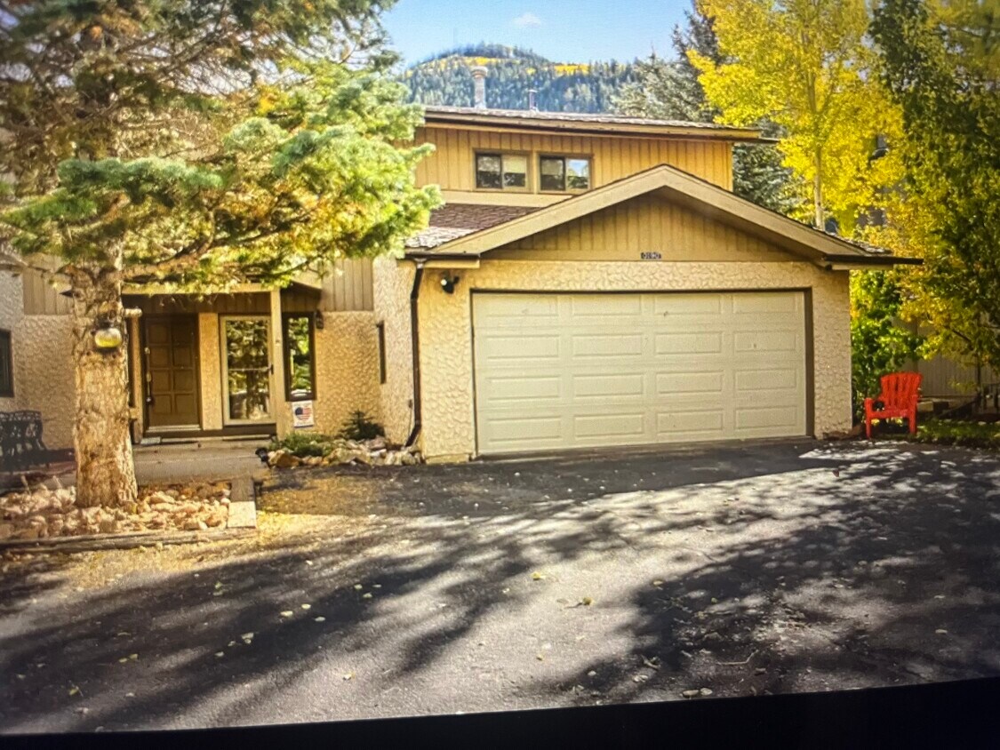 Primary Photo - 190 Deer Blvd
