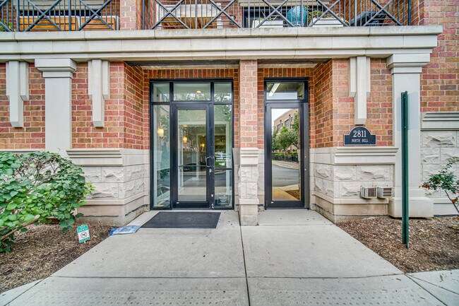 Foto del edificio - 2811 N Bell Ave