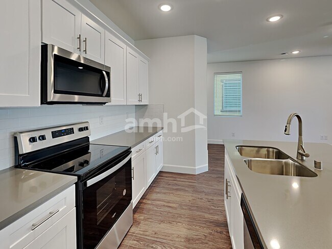 Building Photo - 9131 Crocker Pt Ct