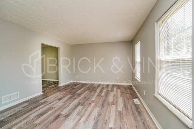 Building Photo - 2392 Minerva Park Place