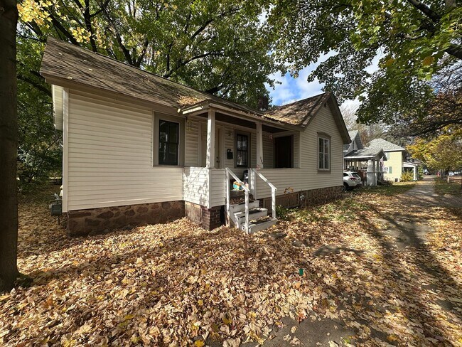 Foto del edificio - 120 N 4th Ave