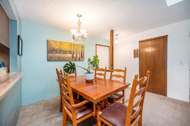 Foto del edificio - 8695 Yukon St