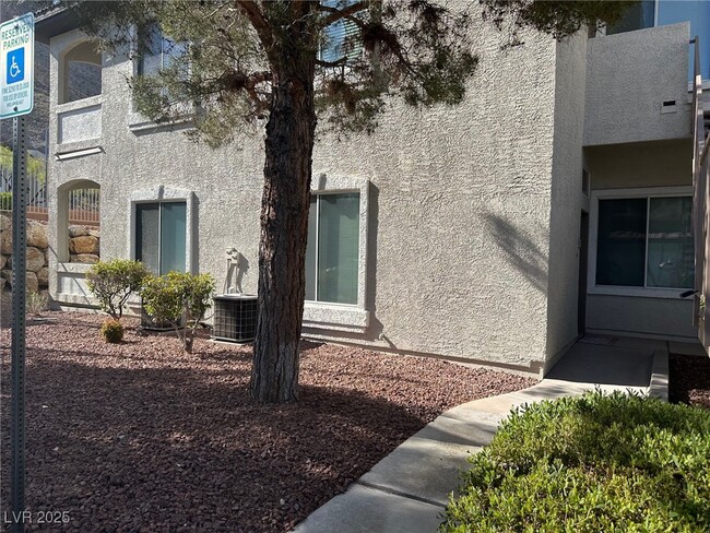 Building Photo - 3375 Cactus Shadow St