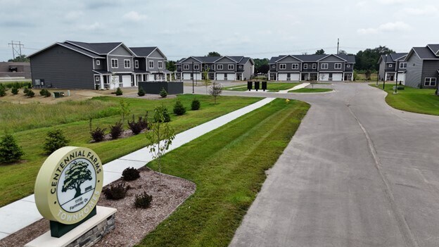 Building Photo - Centennial Farms Townhomes