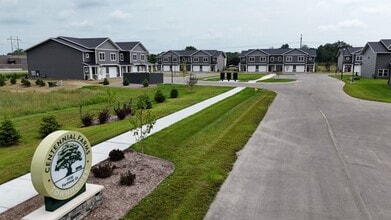 Building Photo - Centennial Farms Townhomes