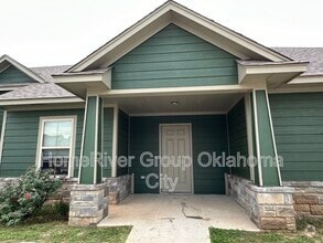 Building Photo - 916 SW 91st St