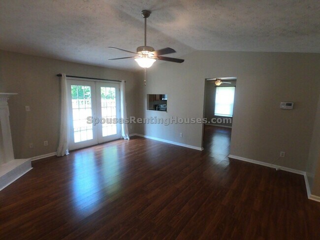 Foto del edificio - 7648 Camberwood Dr