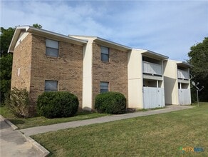 Building Photo - 1002 Charisse St