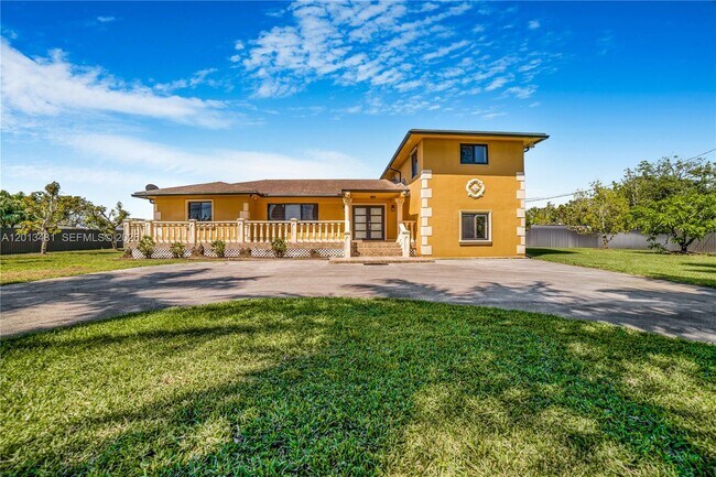 Building Photo - 26500 SW 167th Ave