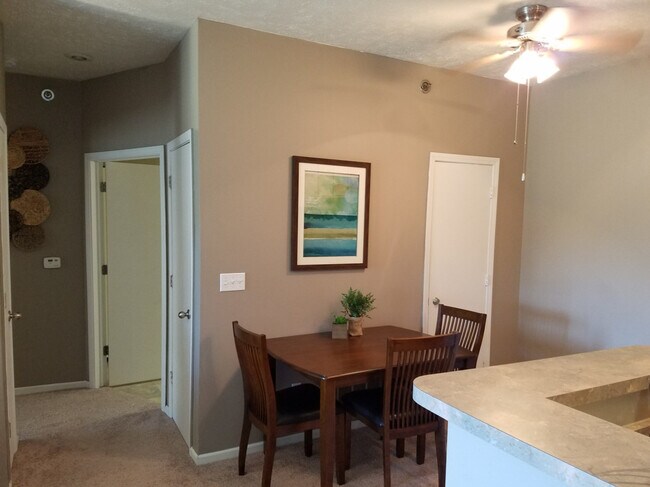 Foto del edificio - 1331 Winona Ct