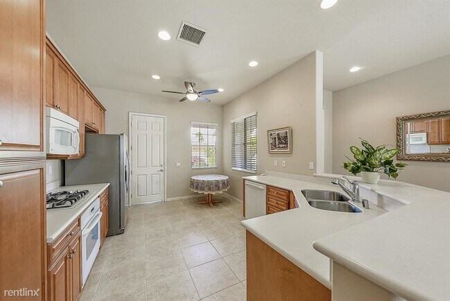 Foto del edificio - 2 br, 2 bath House - 81605 Avenida de Baile