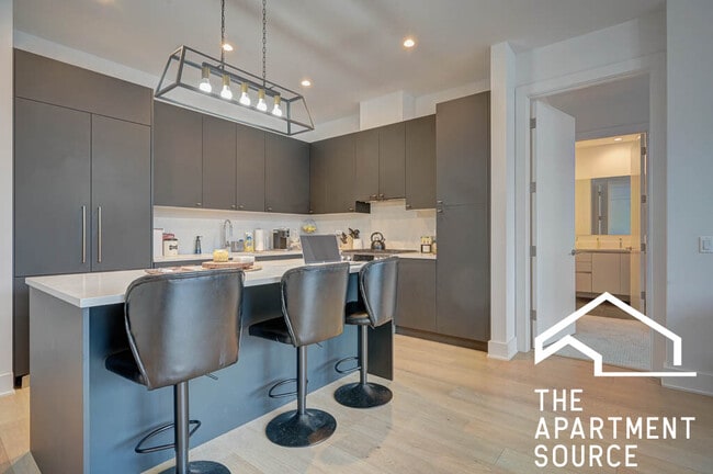 Foto del edificio - 1701 W Webster Ave