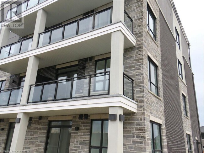 Photo du bâtiment - 120 Springvalley Crescent