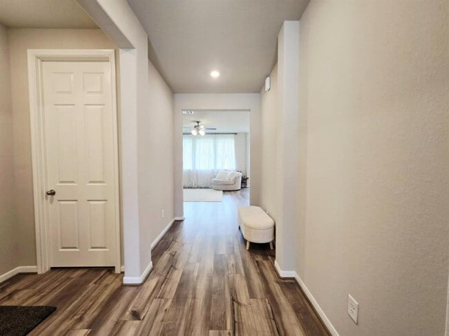 Building Photo - 17106 Plover Rock Trl