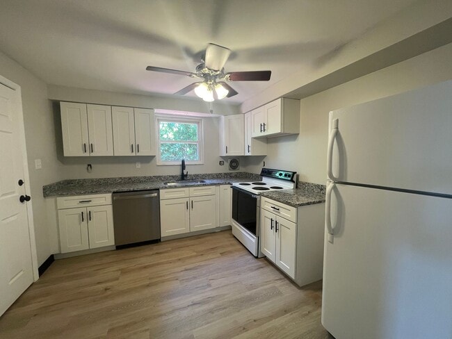 Foto del edificio - 112 Woodlawn Ave