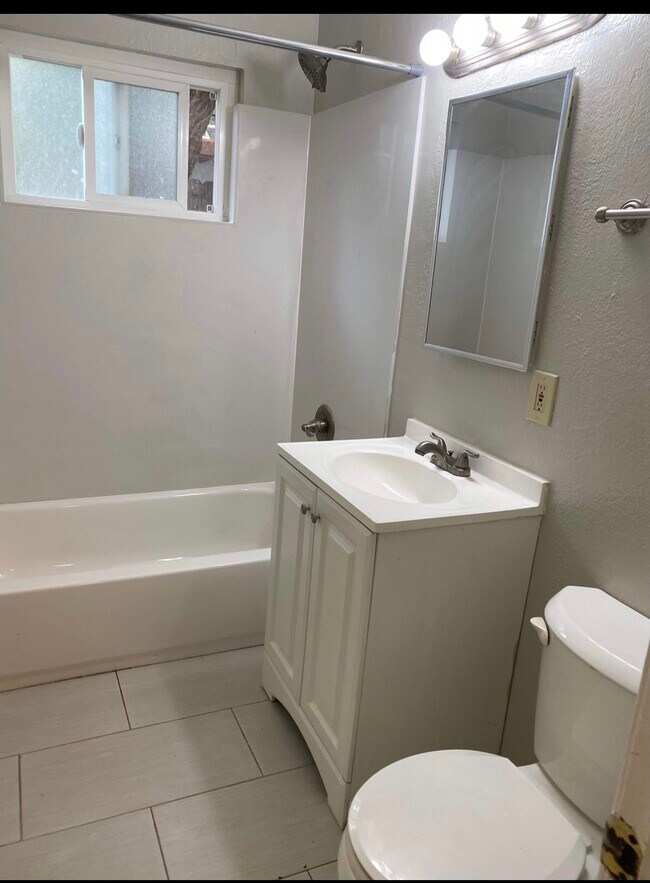 Building Photo - 1511 E Calaveras Blvd
