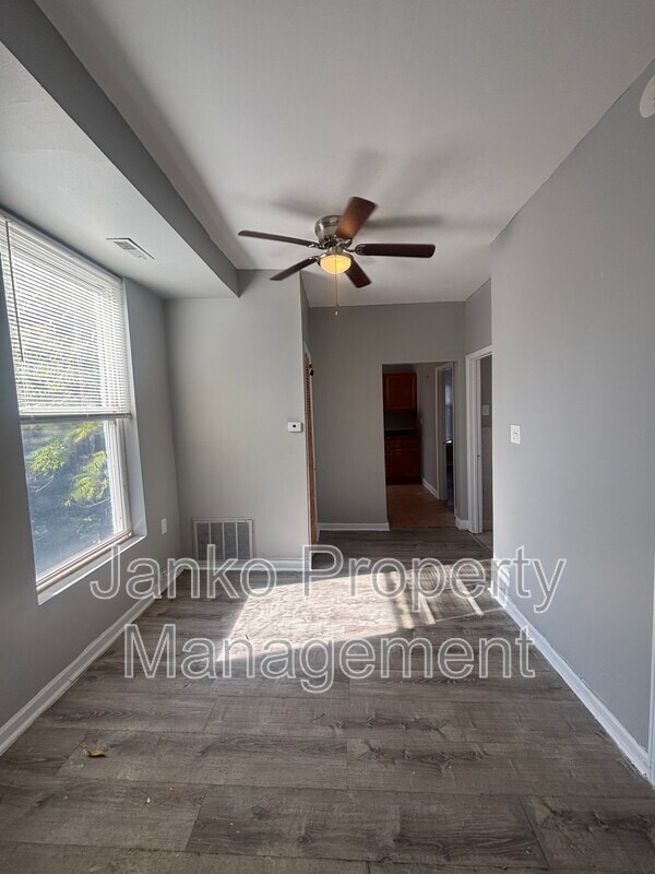 Foto del edificio - 7134 S Cornell Ave