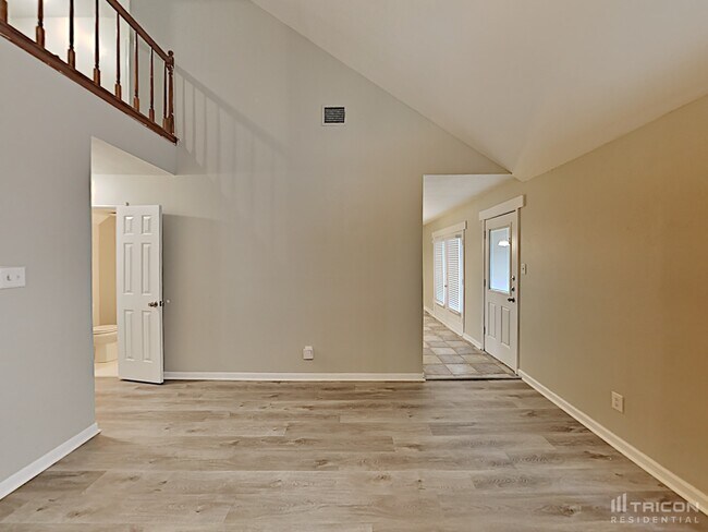 Building Photo - 1411 Chart Dr