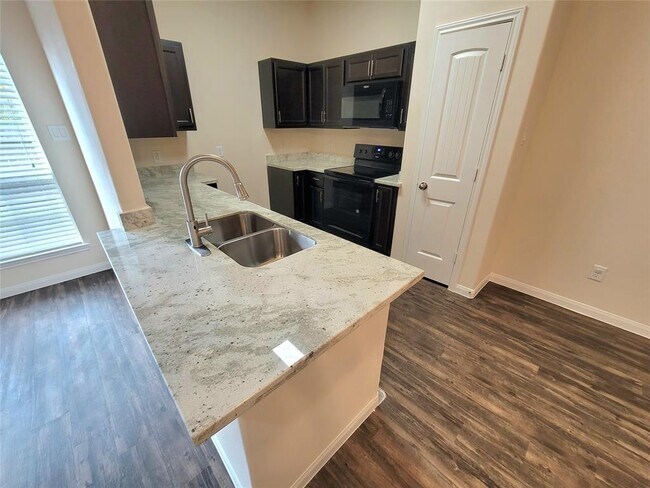 Foto del edificio - 2326 Bermuda Palms Dr