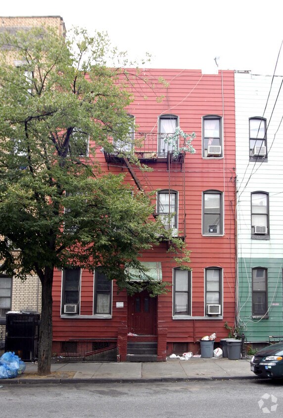 Primary Photo - 299 Stanhope St