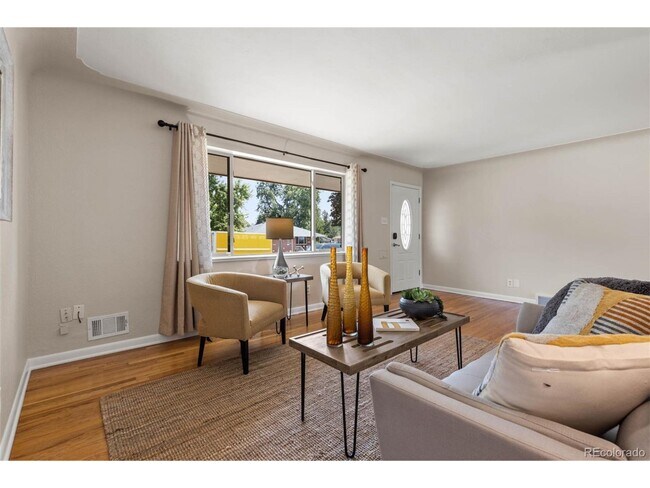 Foto del edificio - 6335 Yukon St