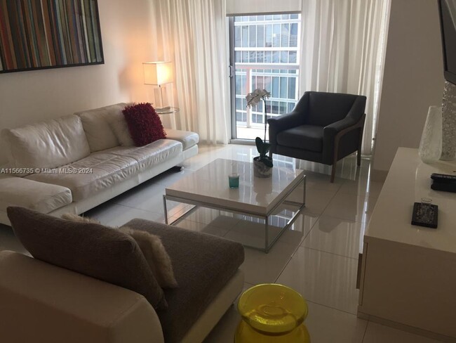 Foto del edificio - 485 Brickell Ave