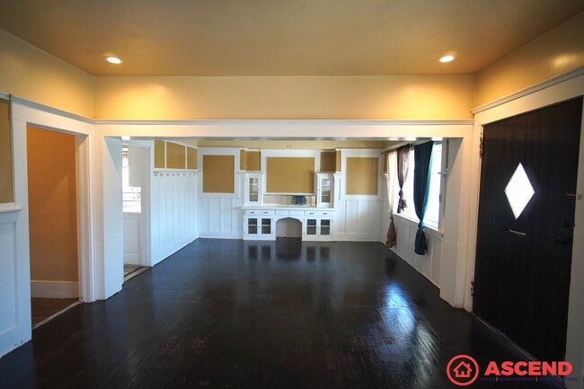 Building Photo - Charming 3BR/2BA Home in the Heart of Downtown Bakersfield