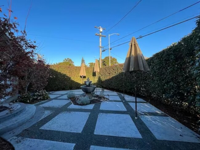 Foto del edificio - 4051 Mattos Dr
