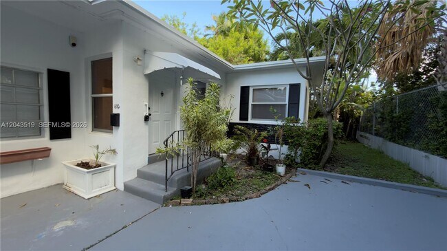 Foto del edificio - 808 84th St