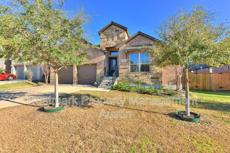 Foto principal - 1213 Lakeside Ranch Rd