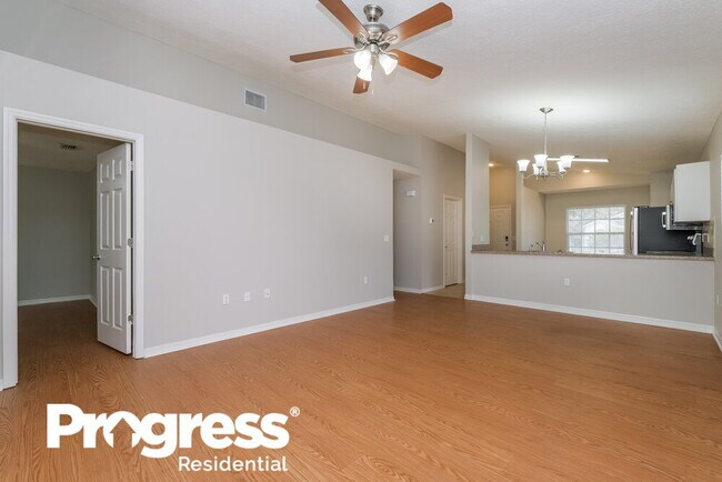 Building Photo - 11027 Kenmore Dr