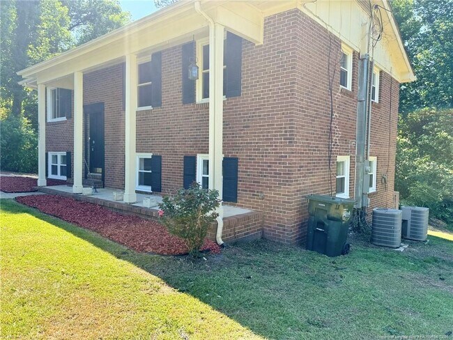 Foto del edificio - 6607 Sherrod Pl