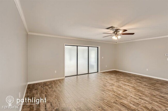 Foto del edificio - 3 br, 2 bath House - 14005 Amero Ln UNIT