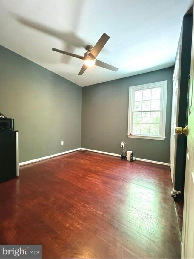 Foto del edificio - 8407 Finlay Ct