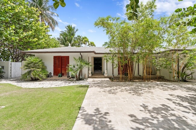 Building Photo - 7500 S Flagler Dr