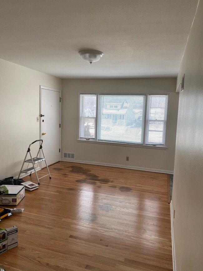 Building Photo - 2408 S 92nd St