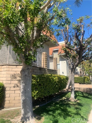 Primary Photo - 2202 N Broadway