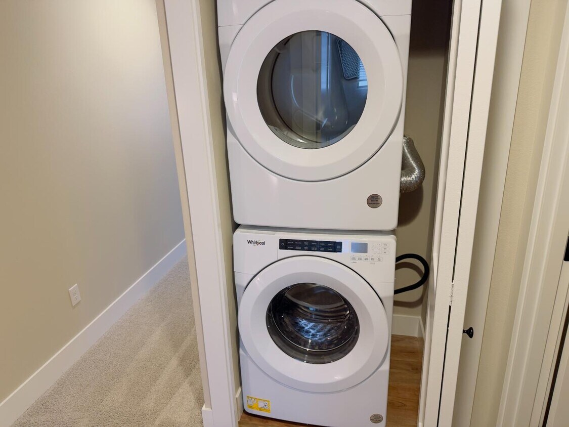 Foto principal - 1096 E Fairhaven Ave