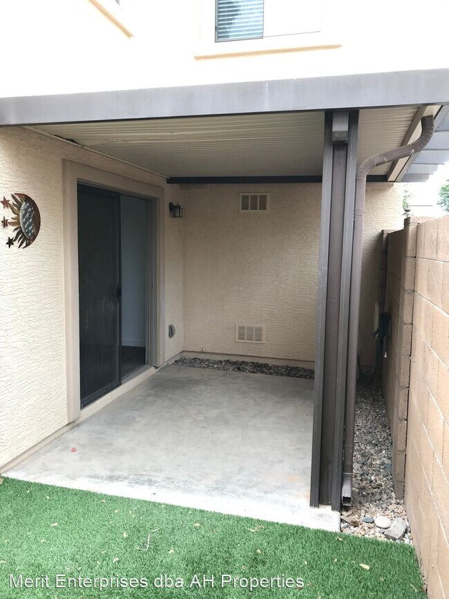 Foto del edificio - 3 br, 2.5 bath House - 2548 E MEGAN ST