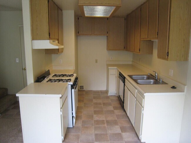 Building Photo - 9140 Winter Gardens Blvd