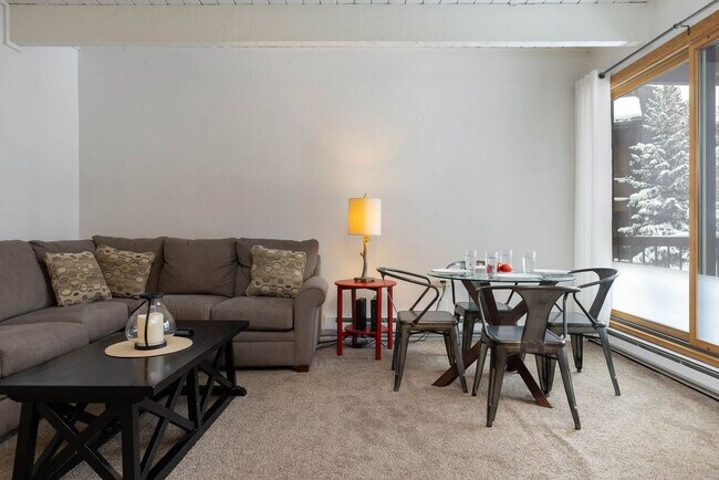 Foto del edificio - 465-464 4 O'Clock Rd