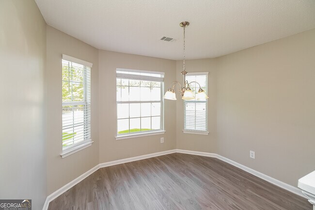 Foto del edificio - 4325 Holliday Rd