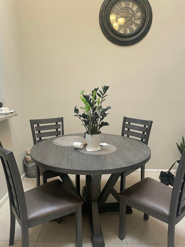 Foto del edificio - 3757 Blue Ridge Rd