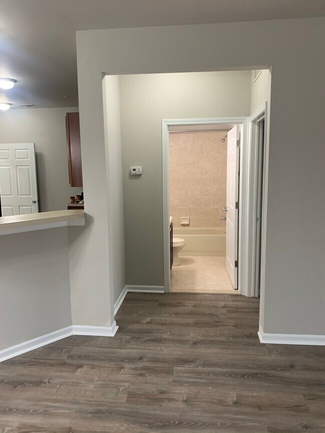 Building Photo - 8375 Towne Center Cir